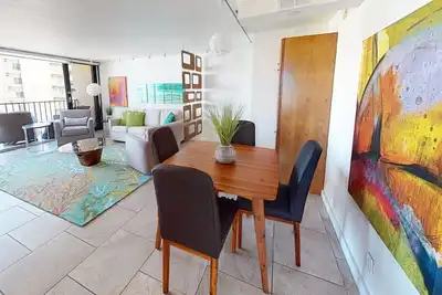 Image de Block to Beach! Koko Resorts at the Waikiki Banyan 32nd Floor Deluxe Ocean View, Free parking & Wifi