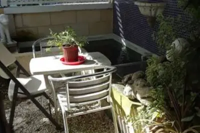 Image de Appartement, Jazcuzzi Hot Tub, Gym Lovely Salle À Manger Et Chambre Balcon Upst