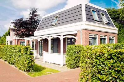Image de Bungalow de luxe à l'orée de la forêt, des dunes et de la plage