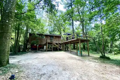 Image de Creekside Cabin Retreat - 1000 pieds de façade de ruisseau, bancs de sable, kayak