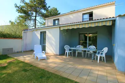Image de Maison avec Jardin près de la Plage, WiFi, 300m du Phare