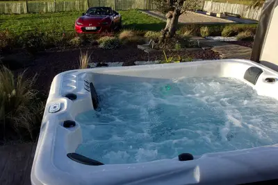 Image de cap-ouest; 100m plage ; vue ile de Batz;jacuzzi;wifi.