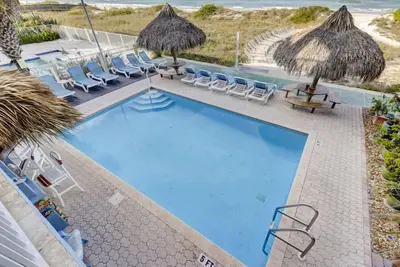 Image de Golfe grand condo de quatre chambres et quatre salles de bain complètes avec de nombreux équipements