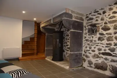 Image de maison de bourg avec terrasse proche puy de dome