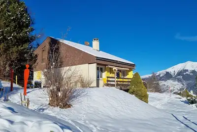 Image de Maison de vacances confortable à la montagne avec 4 chambres