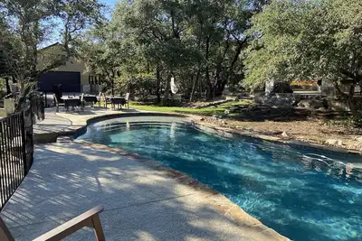 Image de Siete Cascadas - Palatial Hill Country Estate - Près du lac Travis