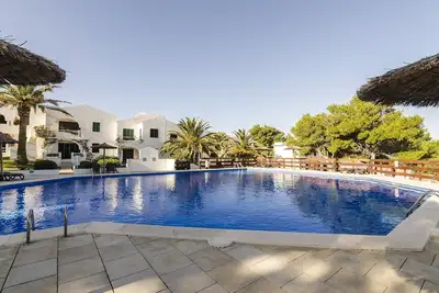 Image de Appartement duplex type maison jumelée avec piscine, Climatisation, Barbecue