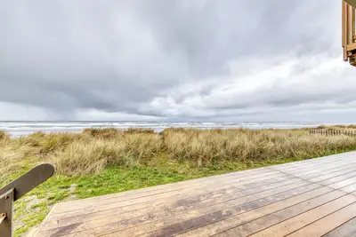 Image de Maison en bord de mer avec une vue imprenable et Ă quelques pas du centre-ville, les chiens sont les bienvenus!