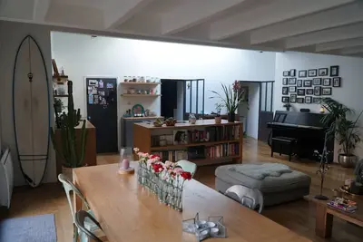 Image de Côte des Basques, appartement villa de 140 m2 avec cour
