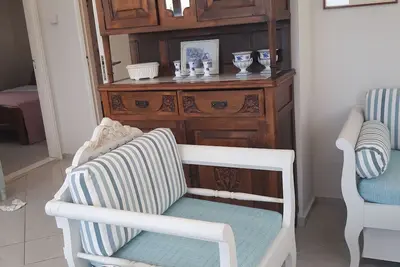 Image de belle maison près de la mer et de la zone d'escalade