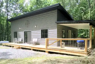 Image de Nouveau janv. 2020! ! Ashmoor Cabin - Ridgetop Setting - Sentiers sur la propriété
