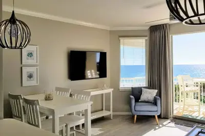 Image de Magnifique condo Gulfside décoré professionnellement avec service de plage inclus