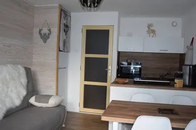 Image de Studio Charmant Proche Centre, Balcon Sud, Calme, Capacité 4 Pers. , Près Commerces et Téléphérique