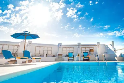 Image de Villa Dionysos avec piscine privée, à quelques pas de la plage