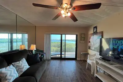 Image de Bayshore Yatch Tennis Club 2-br 3 lits (min 7 jours)