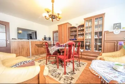 Image de Magnifique condo au bord de la rivière et vue sur la nature près du centre d'Adeli