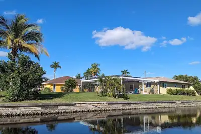 Image de Maison entièrement meublée avec amour et tout confort, grande piscine et jardin