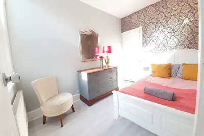 Image de Maison confortable de 3 chambres Ă Luton