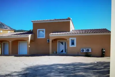 Image de Maison F4 Avec Piscine A La Campagne