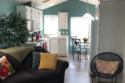 Image de Modèle de parc immaculé et décoré avec goût dans le haut Tucson Voyager Resort