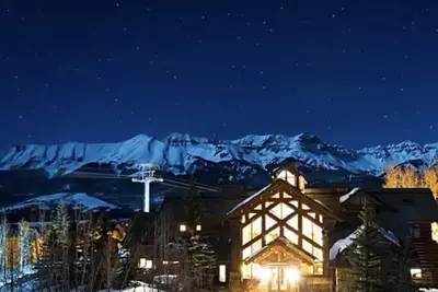Image de Winter Wonderland ski in out pool spa 360 views cozy with amenities galore! Lodge