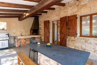 Image de Maison de vacances privée avec bain à remous, Wifi, climatisation, Tv, terrasse, vue panoramique