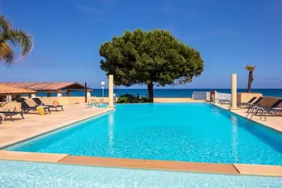 Image de Bel appartement pour 2 personnes avec piscine, internet, climatisation, Tv, animaux admis et parking