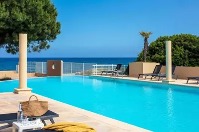Image de Bel appartement pour 4 personnes avec internet, climatisation, piscine, Tv, animaux admis et parking