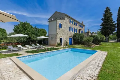 Image de Belle maison de vacances privée avec Wifi, piscine privée, climatisation, Tv, terrasse, parking