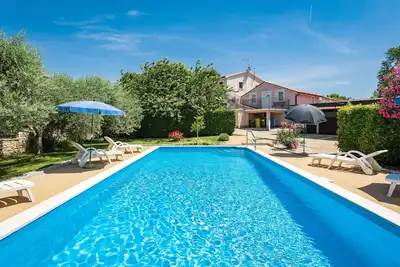 Image de Belle maison de vacances privée avec Wifi, piscine privée, climatisation, Tv, terrasse et parking