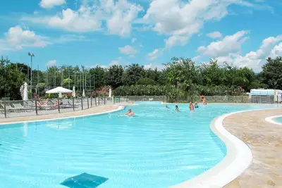 Image de Maison de vacances privée avec Wifi, climatisation, piscine, bain à remous, terrasse, parking