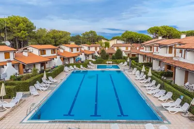 Image de Agréable appartement pour 6 personnes avec Wifi, piscine, climatisation, Tv, terrasse et parking