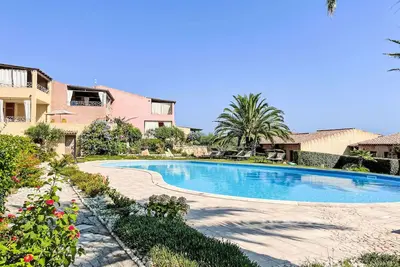 Image de Joli appartement avec piscine, Wifi, climatisation, terrasse, animaux admis et parking