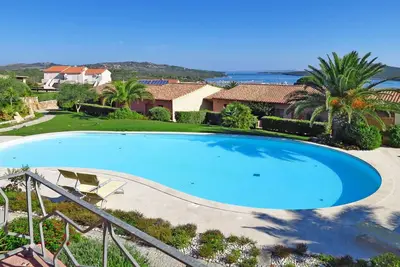 Image de Joli appartement avec Wifi, climatisation, piscine, terrasse, animaux admis et parking