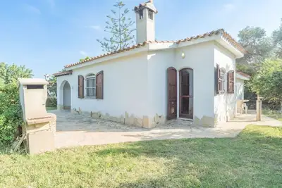 Image de Belle maison de vacances privée avec Wifi, climatisation, Tv, terrasse, animaux admis et parking