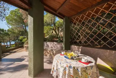 Image de Agréable appartement dans une maison de vacances avec Wifi, Tv, terrasse, animaux admis, parking