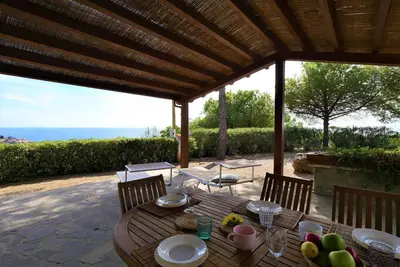 Image de Agréable appartement dans une maison de vacances avec Wifi, Tv, terrasse, animaux admis, parking