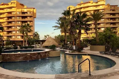 Image de ! Condo Plus Proche De La Plage! Vues incroyables! 2br \/ 2ba @Bella Sirena Maybe Dauphins