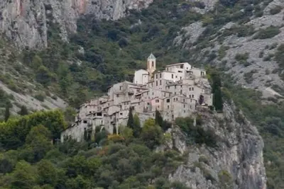 Image de Appartement dans villa