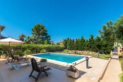 Image de Belle maison de vacances privée avec Wifi, piscine privée, climatisation, Tv, patio et parking