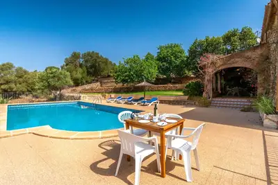 Image de Maison de vacances privée avec piscine privée, Wifi, Tv, terrasse, animaux admis, parking