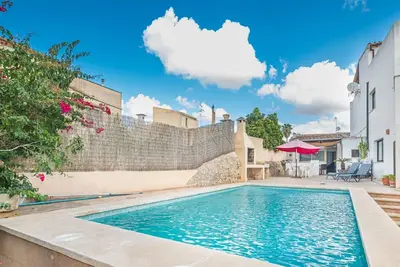 Image de Belle maison de vacances privée avec climatisation, piscine privée, Tv, terrasse, animaux admis