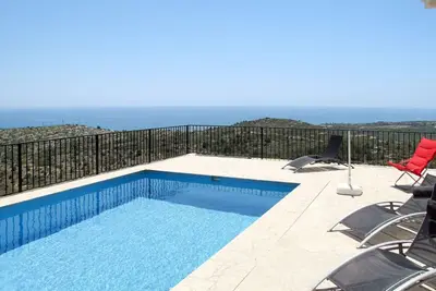 Image de Maison de vacances privée avec Wifi, piscine privée, Tv, terrasse, animaux admis, parking