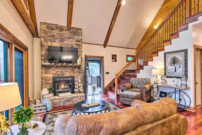Image de Nouveau! Mtn Cabin w / Fire Pit, à pied du golf et de la pêche!