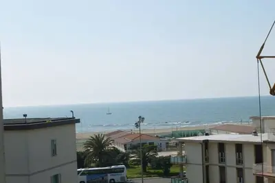 Image de Viareggio Città Giardino, appartement vue mer avec terrasse