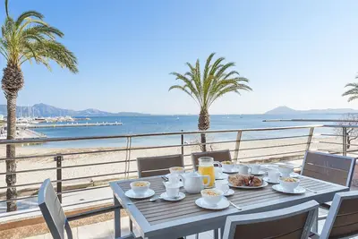Image de Appartement en première ligne situé sur la plage de Port de Pollença