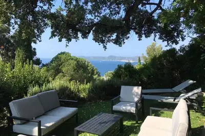 Image de Maison de caractère avec vue panoramique sur la mer Mediterrannée