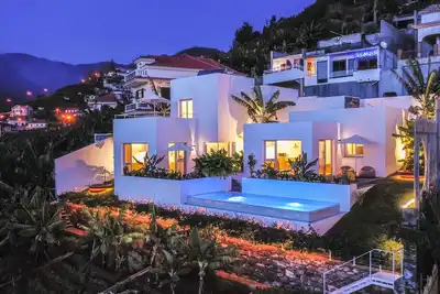 Image de Com piscina para pequenas famĂlias, Casa da Vargem I