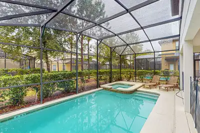 Image de Maison moderne avec piscine, spa, écran de cinéma et ping-pong - à pied du club-house, chiens Ok!