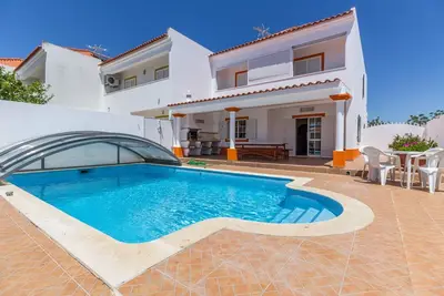 Image de Villa avec piscine privée et patio à 800m de la plage by AlgarveManta (9v3)